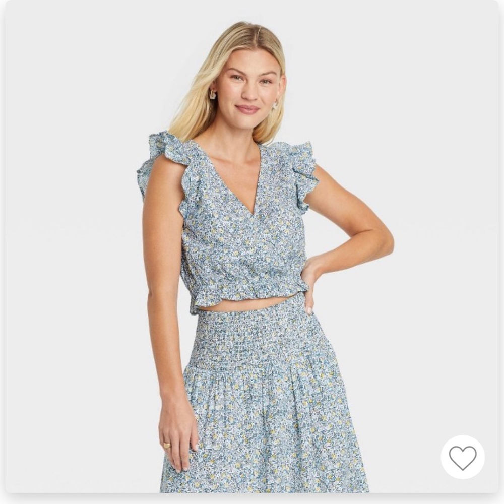 Womans Flutter Sleeveless Crop Wrapped Top